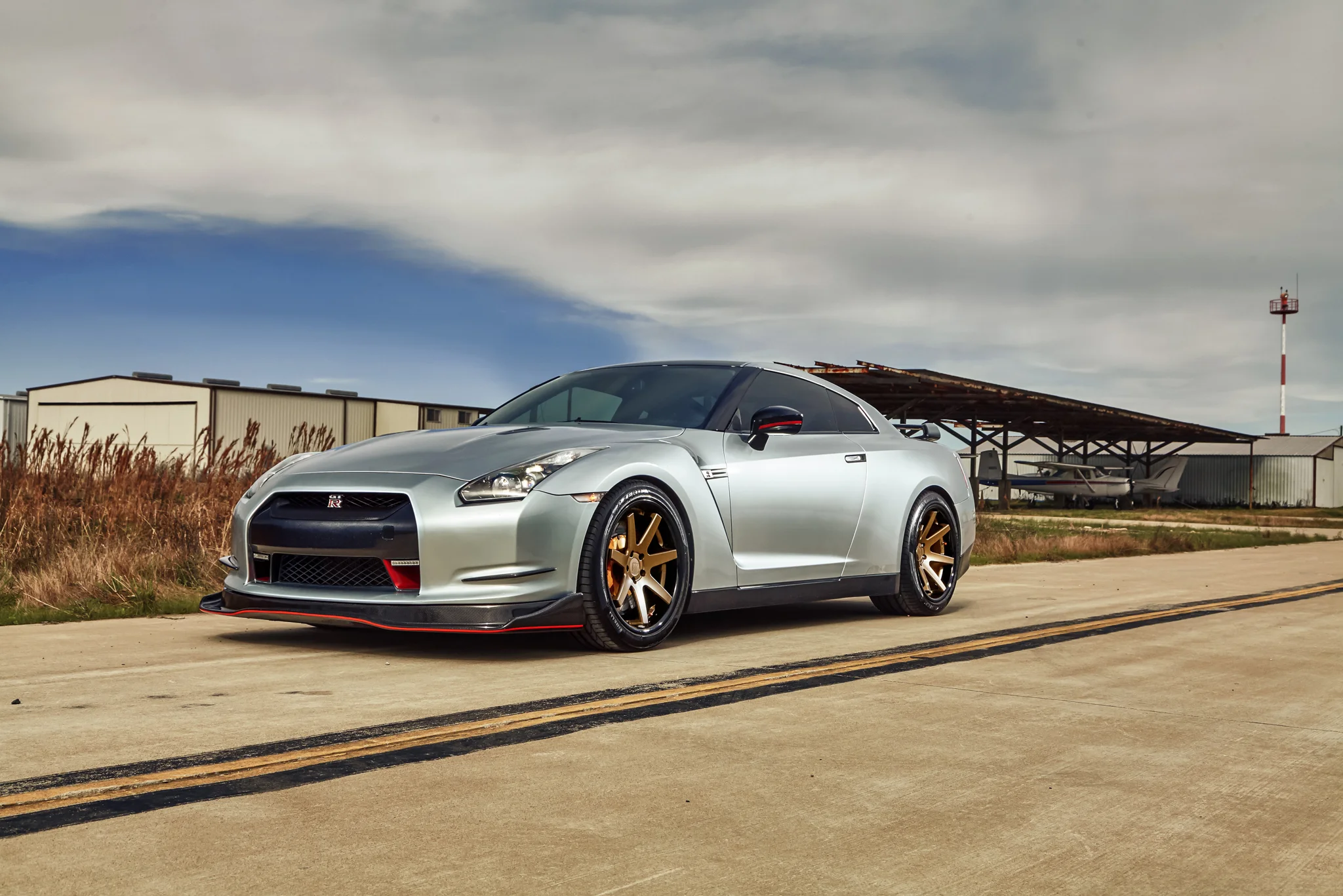 2015-Nissan-GTR-Nismo-FR1-Matte-Bronze-6-of-6