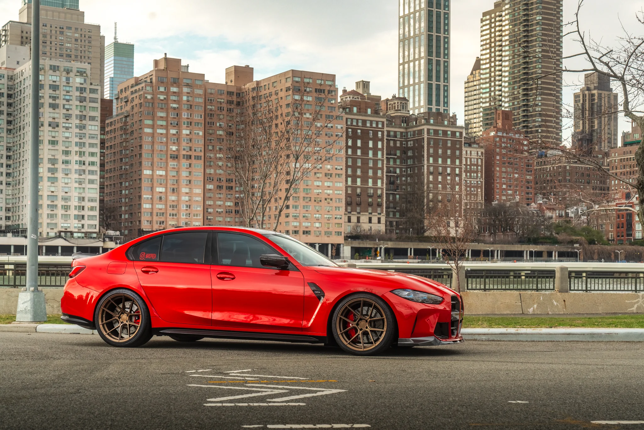 2022-BMW-M3-FR8-BZ-2-of-3