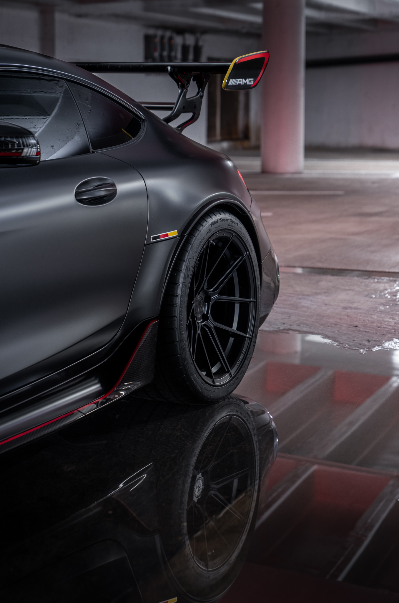 AMG GTR Black Series - FR8 MB (3 of 8)